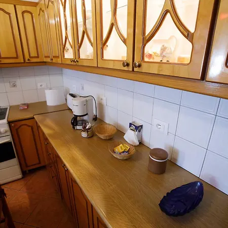 فيلة The View House *